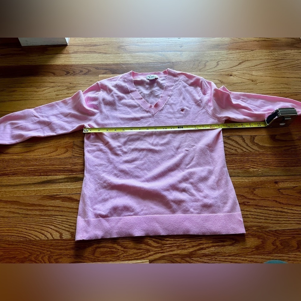 Lilly Pulitzer V Neck Sweater - Women’s
Small. Pink - Picture 6 of 8